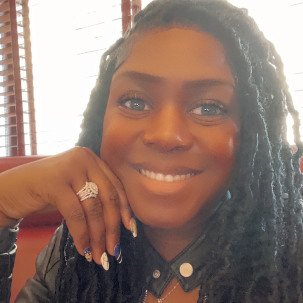 Meet your Posher, Aisha